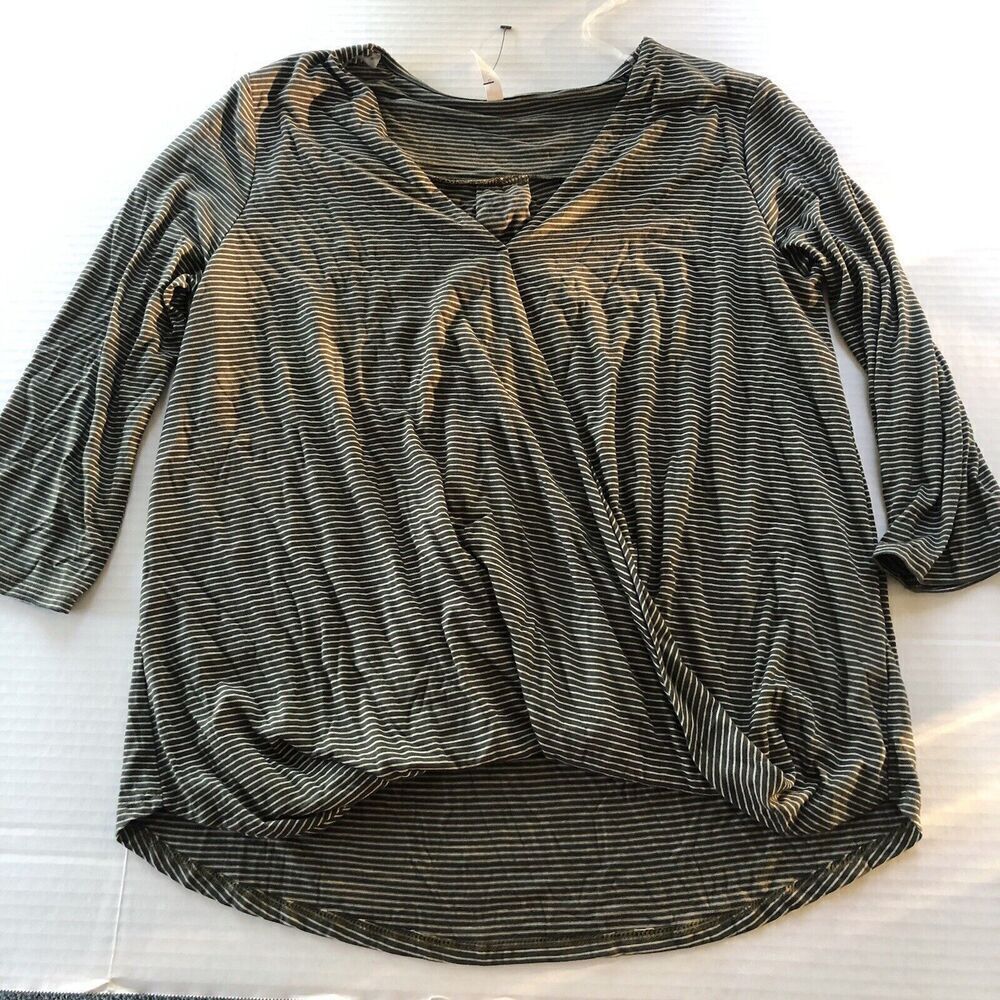 Gilli Green White Stripe V-Neck 3/4 Sleeve Top Women’s Sz L A2972
